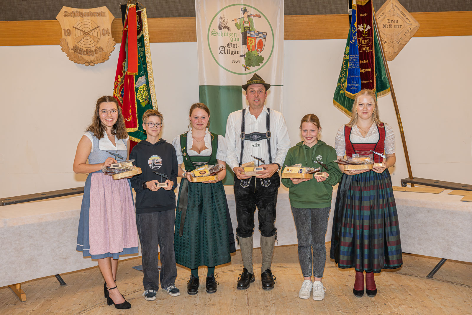 Sieger Mannschaftspokal Sa. Vogler, S. Huppert, V. Mahler, F. Grieser, K. Grieser, Su. Vogler, L. Braun, T. Niggl - Gauschießen 2025 Sieger Mannschaftspokal Sa. Vogler, S. Huppert, V. Mahler, F. Grieser, K. Grieser, Su. Vogler, L. Braun, T. Niggl - Gauschießen 2025